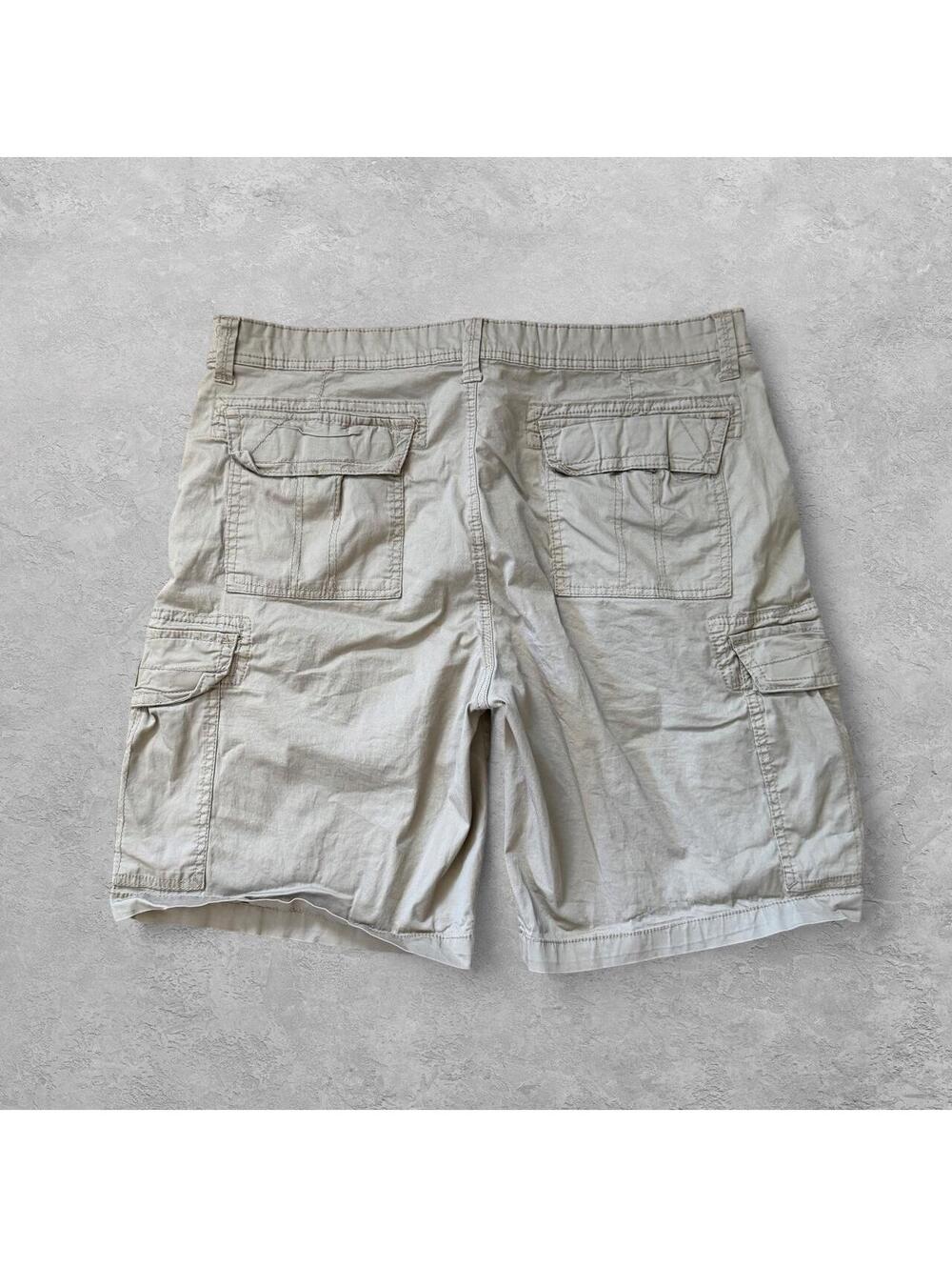 Vintage Unionbay Tan Utility Cargo Shorts - Sz 38 - Picture 2 of 7